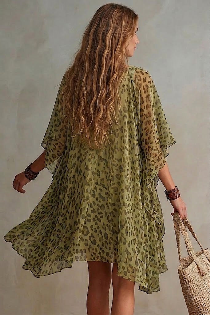 Bianca | Vestido de chiffon con estampado de leopardo, de corte amplio y fluido, escote en V