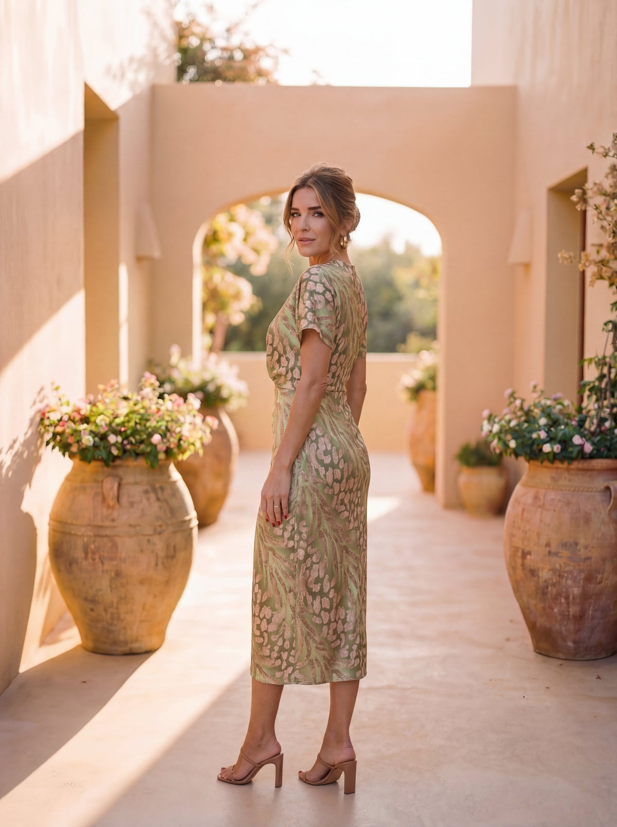 Antonella | Elegante Vestido Fluido de Tejido Ligero