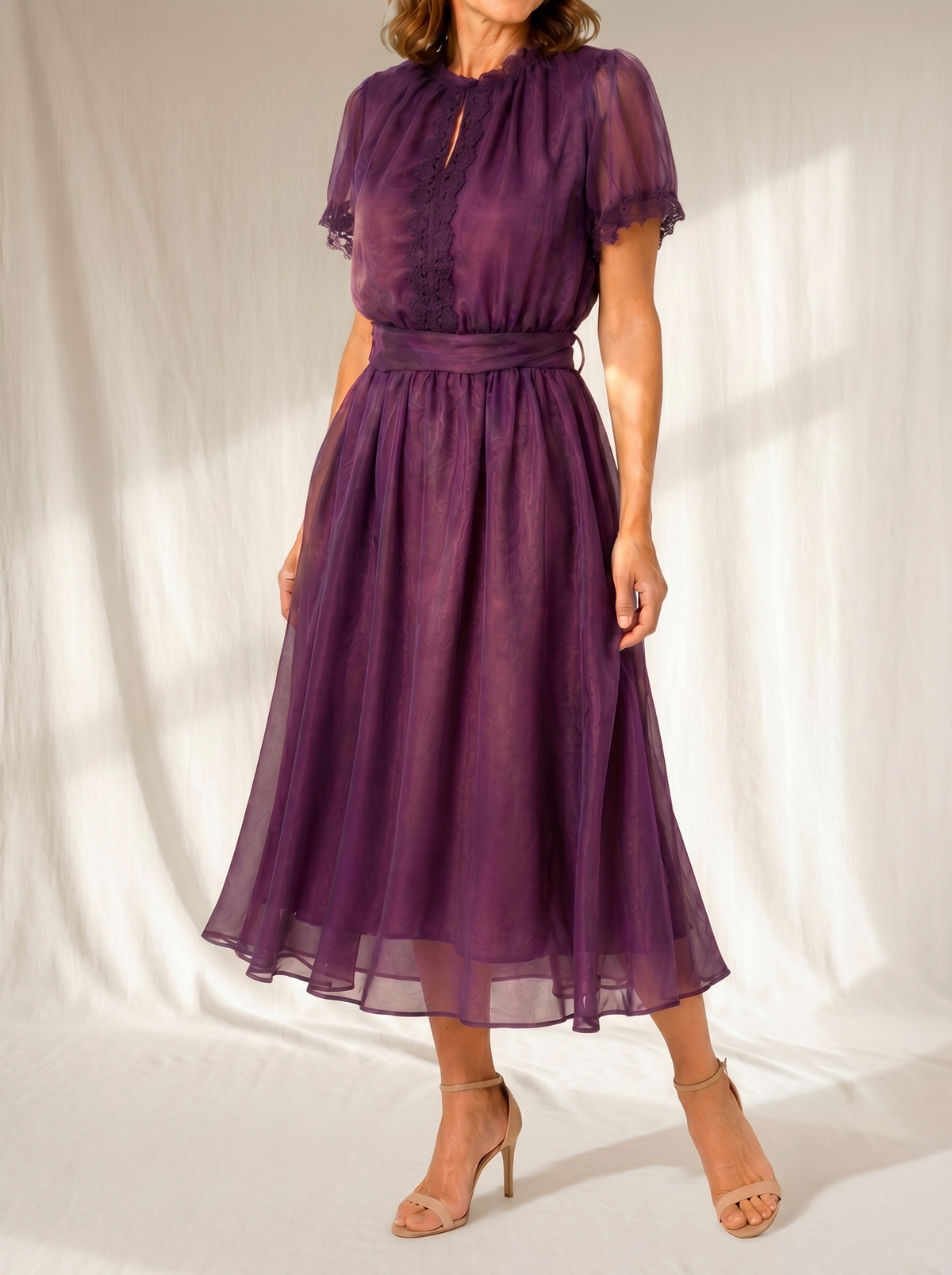 Flavia | Maxi Vestido con Escote de Gota y Bordado en Chiffon con Encaje